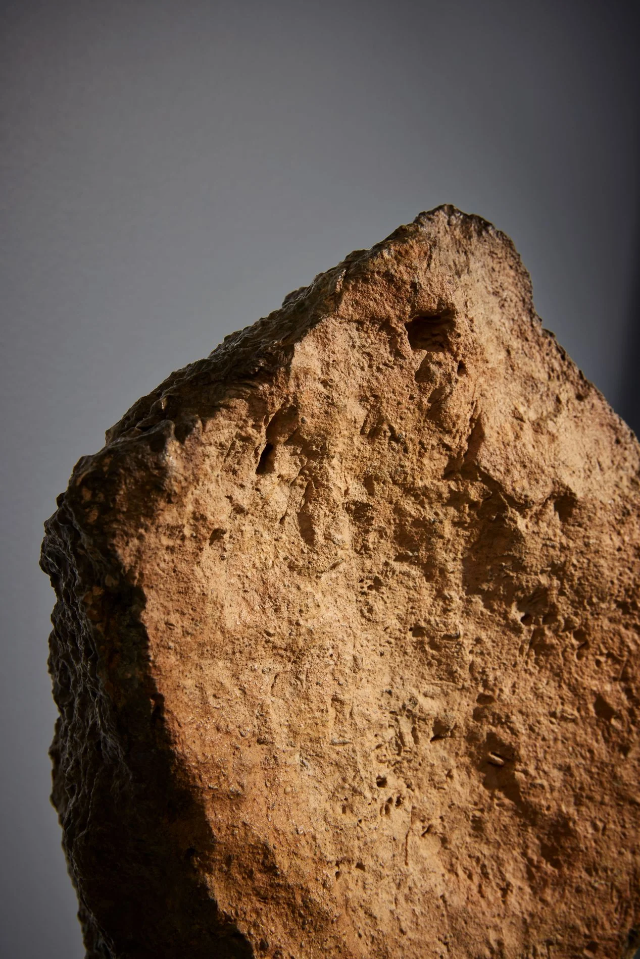 Lunar Meteorite Evidencing Subsurface Water - 10.8 kg - Image 3